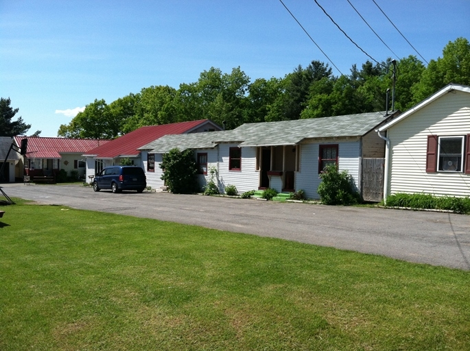 817 Route 9 in Keeseville, NY - Building Photo