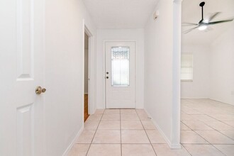 1635 Sunburst Way in Kissimmee, FL - Building Photo - Building Photo