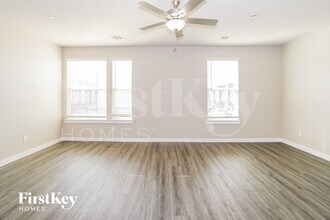 309 N Centro Cir in Shenandoah, TX - Building Photo - Building Photo