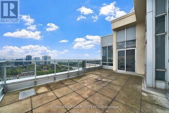 8 Rean Dr in Toronto, ON - Building Photo - Building Photo