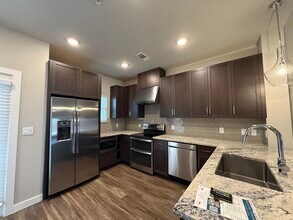 3144 Gorge Way in Canyon Lake, TX - Foto de edificio - Building Photo