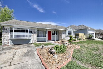 5727 Peacock St in Houston, TX - Building Photo - Building Photo