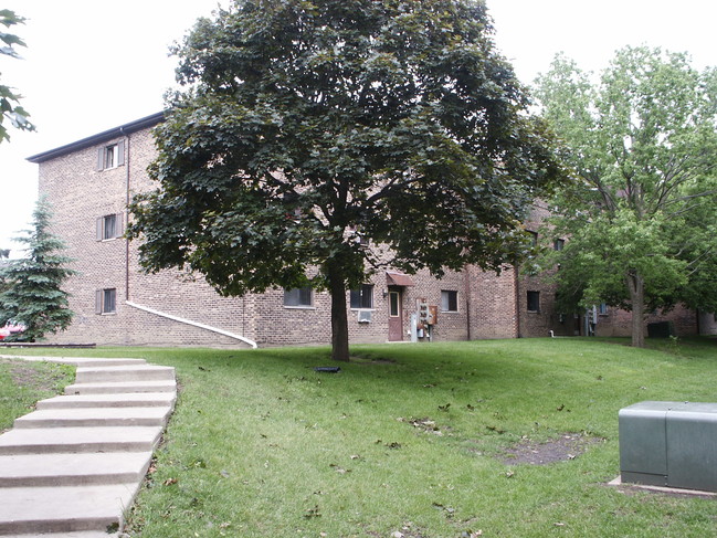 1948-1962 N Green Ln in Palatine, IL - Foto de edificio - Building Photo