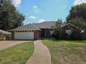 260 Cross Country Dr in Hewitt, TX - Building Photo