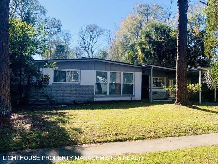 4804 Clyde Dr in Jacksonville, FL - Building Photo