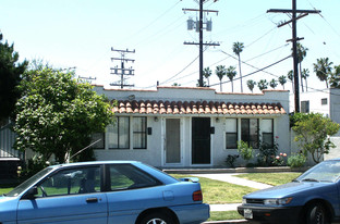 1415-1419 Centinela Ave Apartments