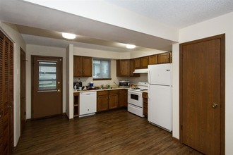 62 Oberlin St in Iowa City, IA - Building Photo - Interior Photo