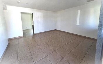 2201 W Paradise Dr in Phoenix, AZ - Building Photo - Building Photo