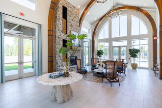 Marion Lake in Savannah, GA - Building Photo - Interior Photo