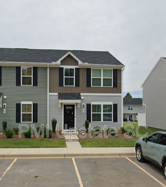 111 Fernside Ct