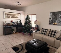 4302 Foxtail Ln in Weston, FL - Building Photo - Building Photo