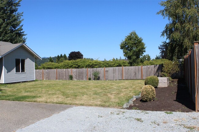 985 Peterson Rd in Burlington, WA - Building Photo - Building Photo