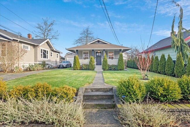 8042 Earl Ave NW in Seattle, WA - Building Photo - Building Photo