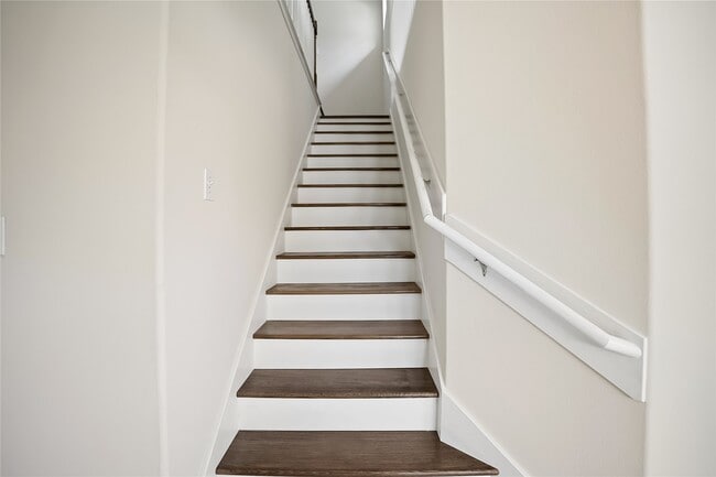 property at 1922 Windy Plain Ct