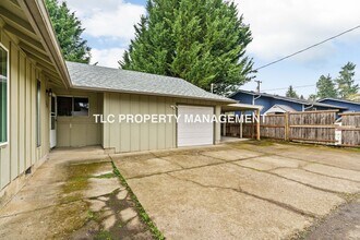 2082 Ohio St in Eugene, OR - Building Photo - Building Photo