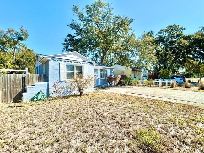 2720 Edwards Ave S in St. Petersburg, FL - Building Photo - Building Photo