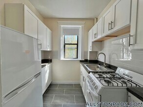 1156 Commonwealth Ave in Boston, MA - Building Photo - Building Photo