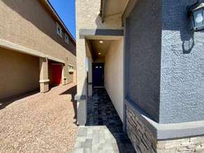 502 Canary Song Dr in Henderson, NV - Building Photo - Building Photo