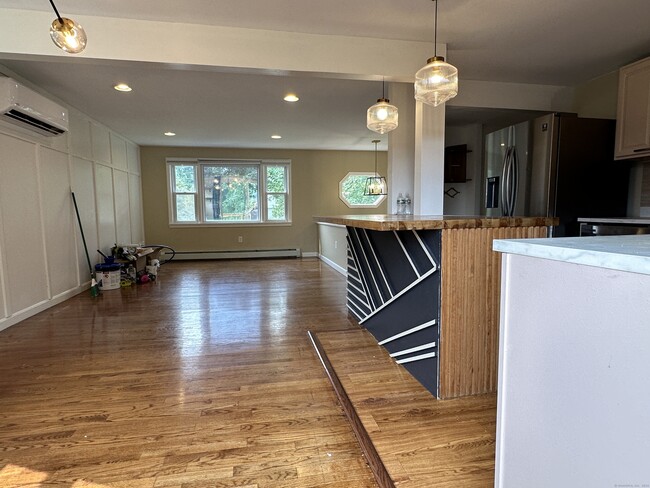 17 Meadow St in Groton, CT - Building Photo - Building Photo