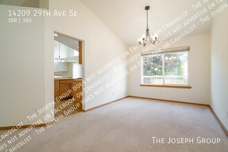 14209 29th Ave SE in Mill Creek, WA - Foto de edificio - Building Photo