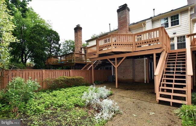 property at 10121 Crestberry Pl
