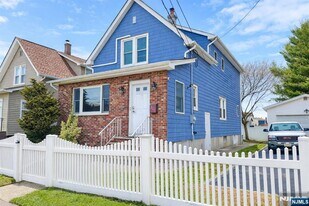 205 Valley Brook Ave in Lyndhurst, NJ - Building Photo