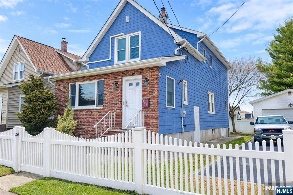 205 Valley Brook Ave in Lyndhurst, NJ - Building Photo