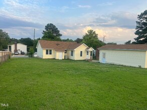 404 Cardinal Dr in Clayton, NC - Building Photo - Building Photo