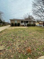 7 Crofton Dr in Greenville, SC - Building Photo