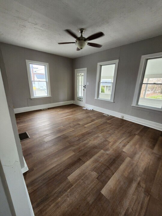 4302 Fenwick Ave in Cleveland, OH - Building Photo