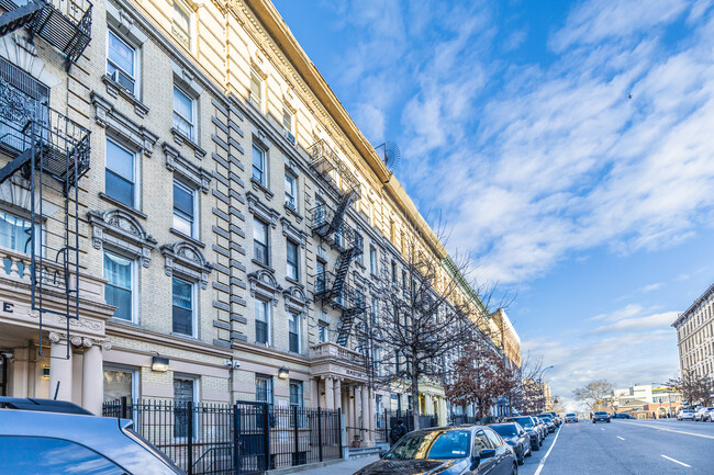 513-517 W 135th St in New York, NY - Foto de edificio - Building Photo