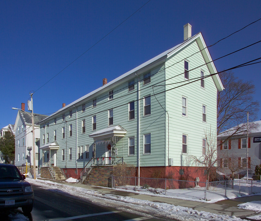 277-285 Davis St in Fall River, MA - Building Photo