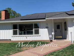 1308 Kentfield Rd in Chico, CA - Building Photo - Building Photo