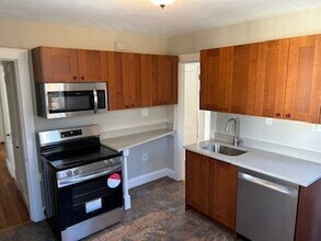 547 Hyde Park Ave, Unit #3 in Boston, MA - Building Photo - Building Photo