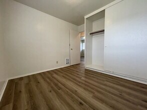 803 NE Alameda Ave in Roseburg, OR - Building Photo - Building Photo