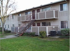 Providence Place in Sacramento, CA - Foto de edificio - Building Photo