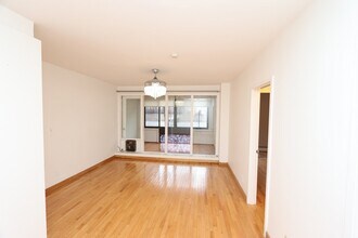 24 Juniper St, Unit 66 in Brookline, MA - Building Photo - Building Photo