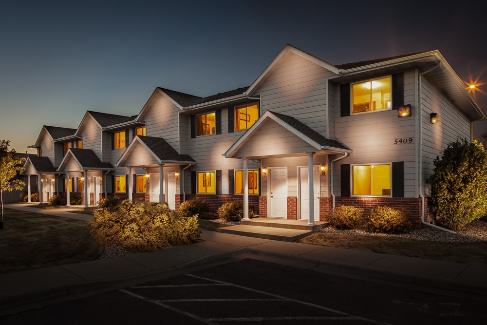 Saddle Creek Townhomes in Sioux Falls, SD - Building Photo