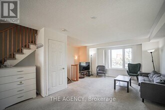 2895-2895 Hazelton Pl in Mississauga, ON - Building Photo - Building Photo