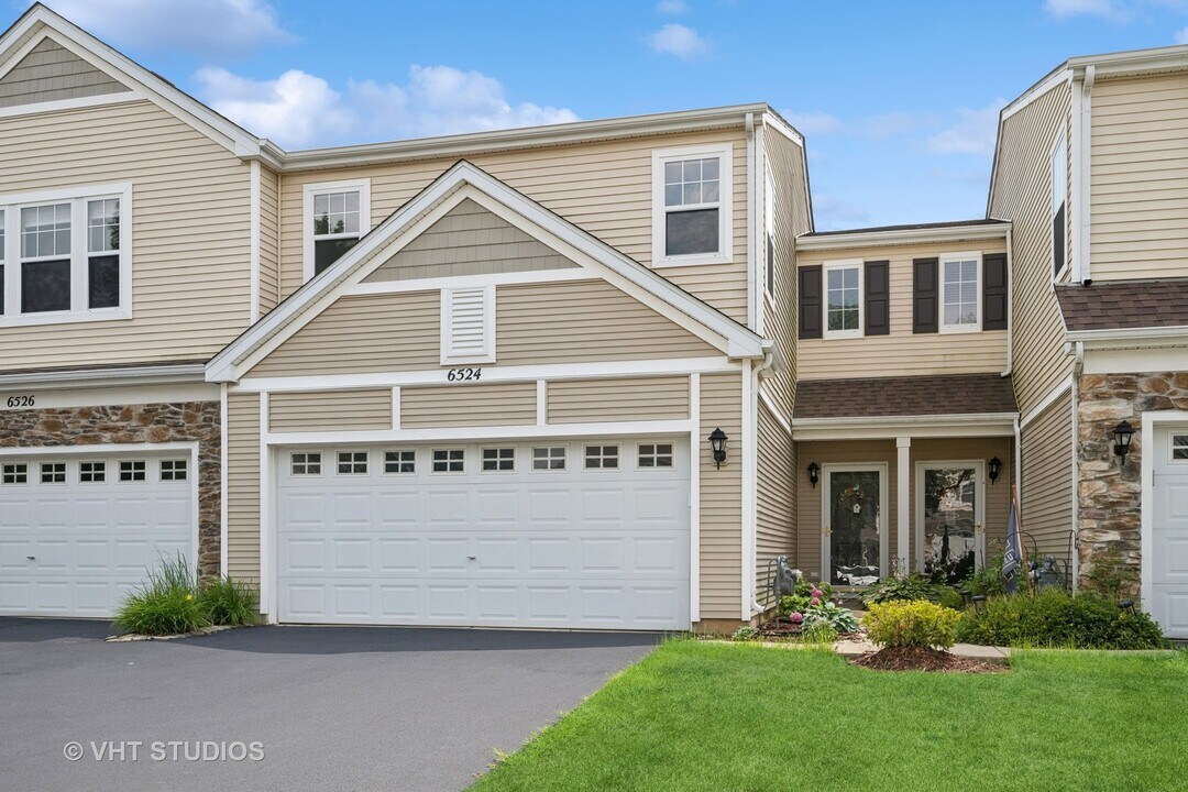 6524 Marble Ln in Carpentersville, IL - Building Photo