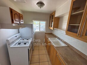 2012 E 36th St in Tucson, AZ - Building Photo - Building Photo
