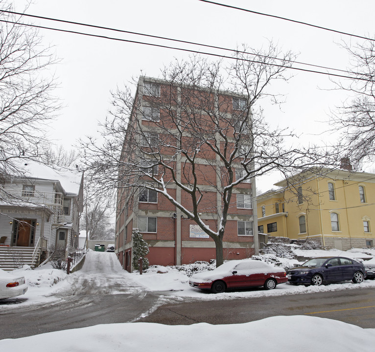 Bay shore in Madison, WI - Building Photo