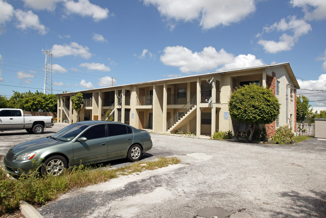 2411 N East Coast St in Lake Worth, FL - Building Photo