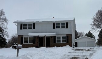 218 E Laurie St in Lake Geneva, WI - Building Photo