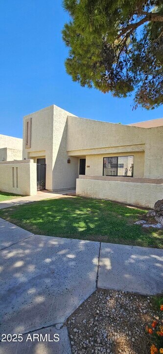 774 E Morningside Dr in Phoenix, AZ - Building Photo