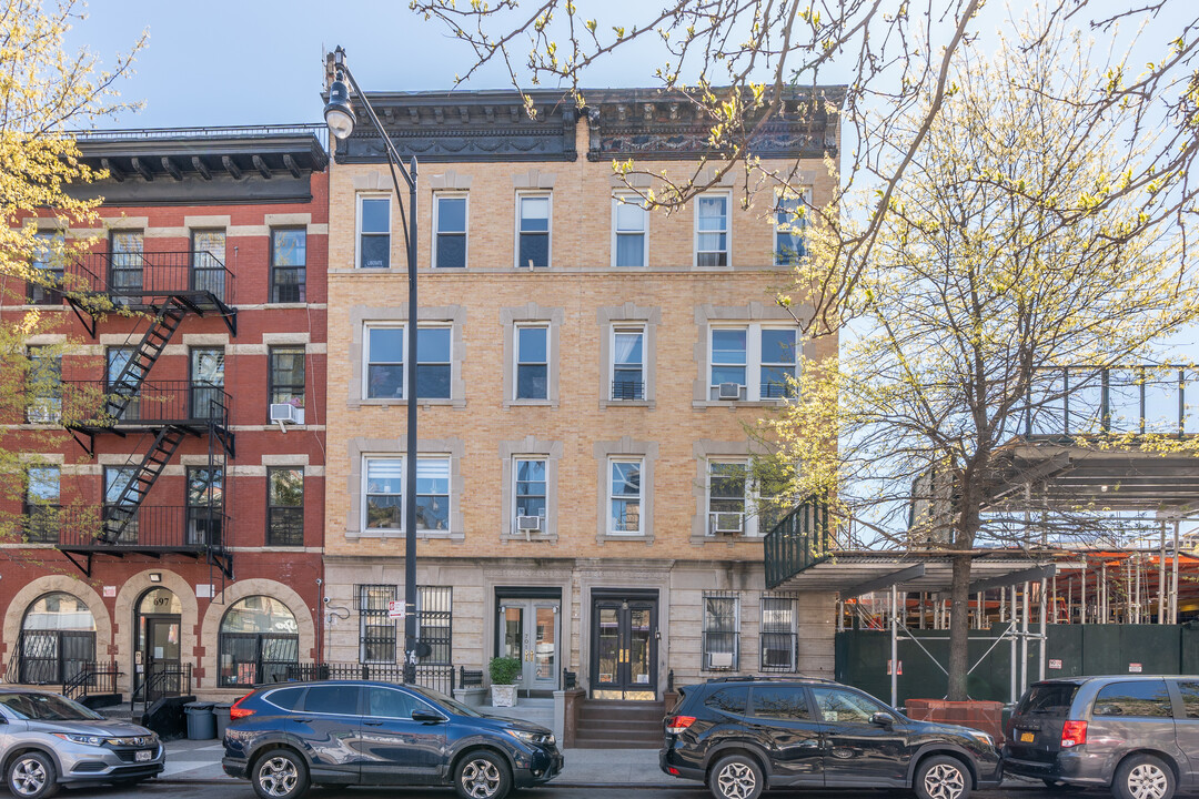 703 Franklin Ave in Brooklyn, NY - Foto de edificio