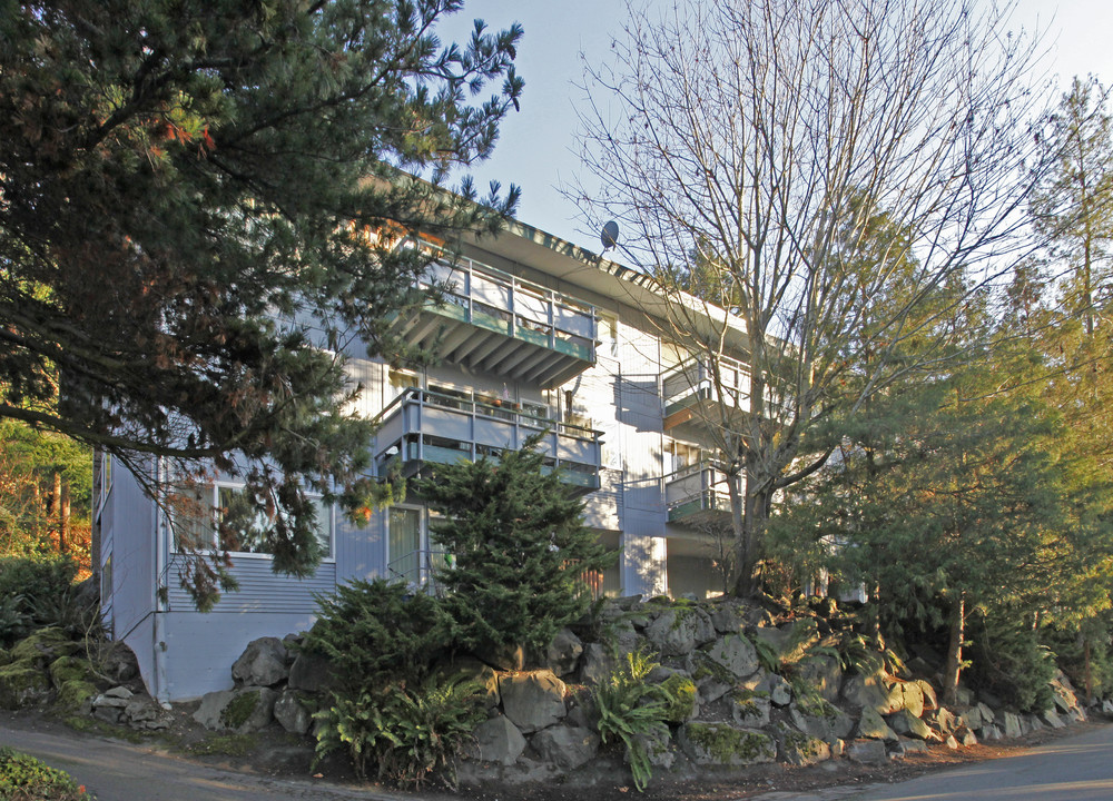 Island Crest Apartments in Mercer Island, WA - Foto de edificio