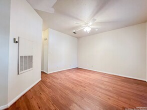 310 Pat Garrison St in San Marcos, TX - Building Photo - Building Photo