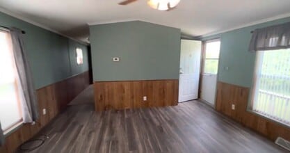 3235 Hwy 1 SW in Iowa City, IA - Building Photo - Building Photo