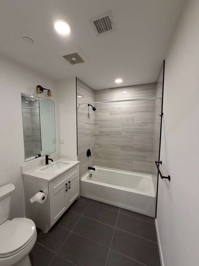 175 Gove St, Unit 4 in Boston, MA - Building Photo - Building Photo